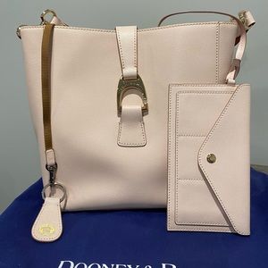 Dooney &Bourke Handbag